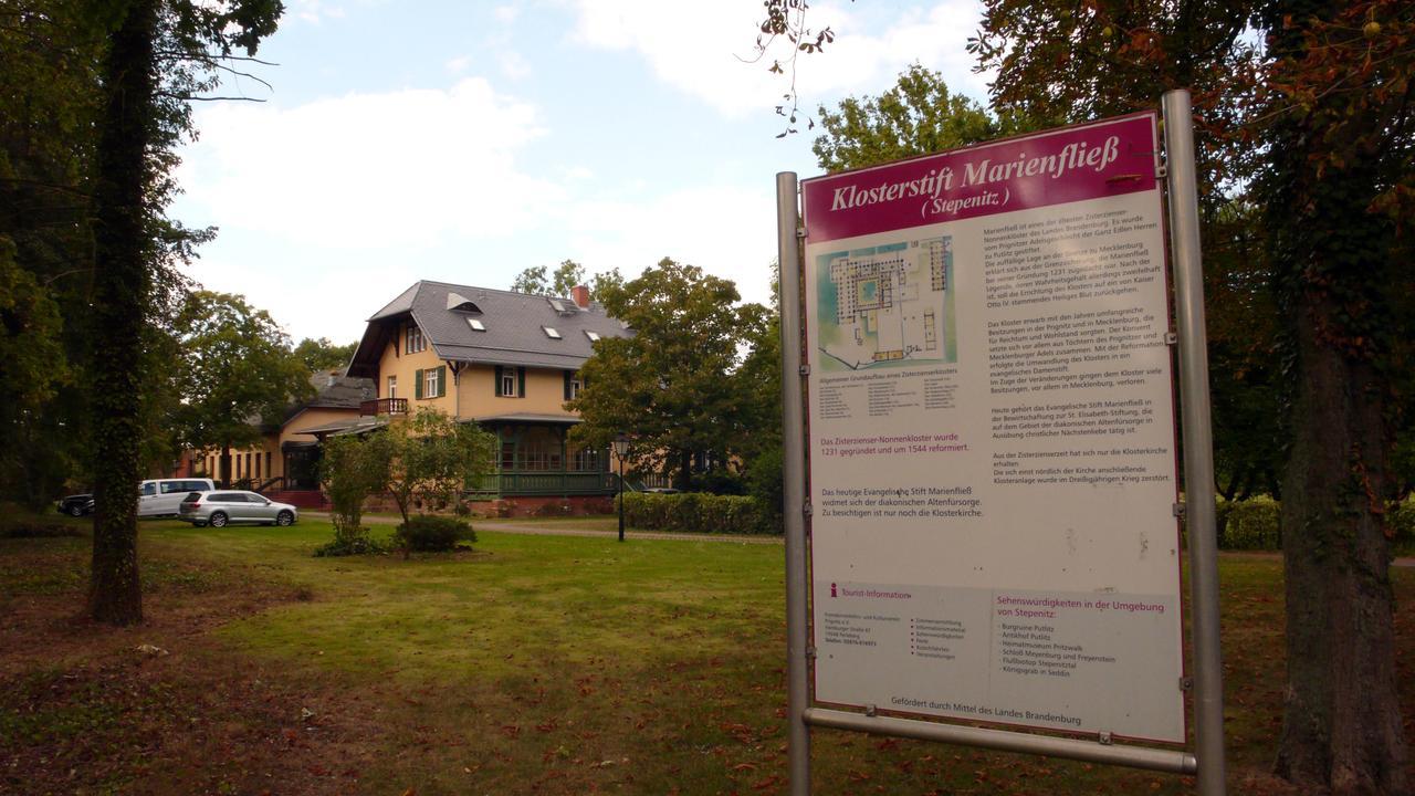 Stepenitz Klosterhotel Marienfliess المظهر الخارجي الصورة